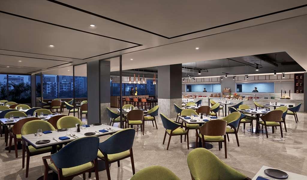 Hyatt Place Vadodara Restaurang bild